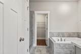 1811 Shadowbrook Ln - Photo 20