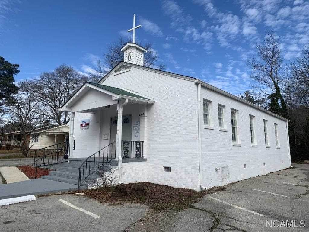 1611 Fort Ave - Photo 1