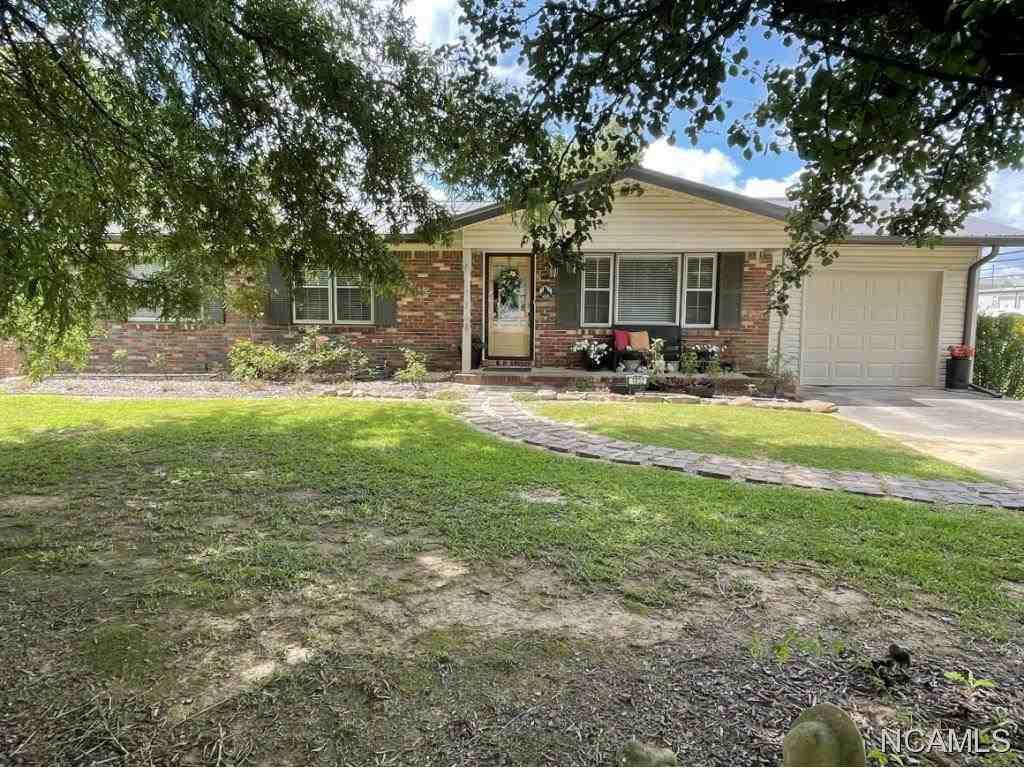 1832 Oakmont Dr - Photo 1