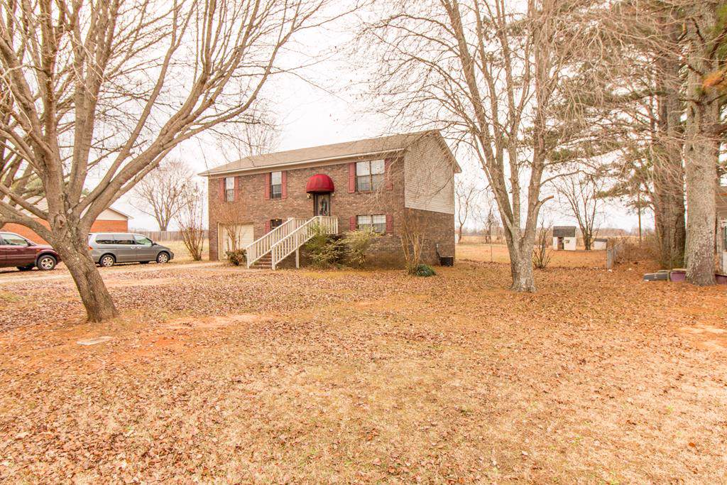 1067 Ridge Dr - Photo 1