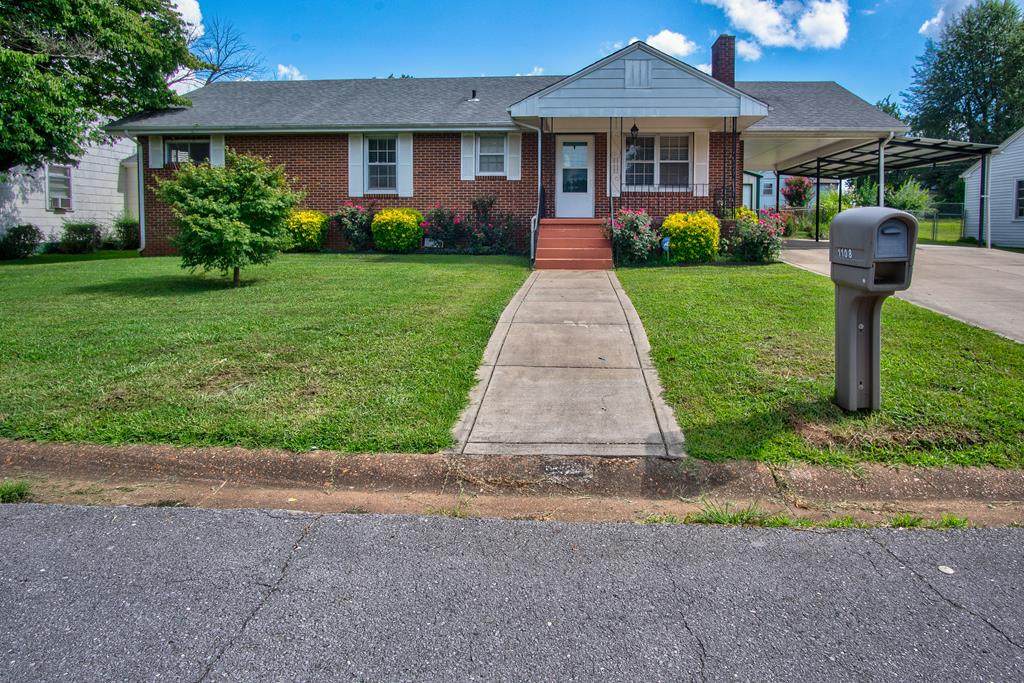 1108 2nd St E - Photo 1