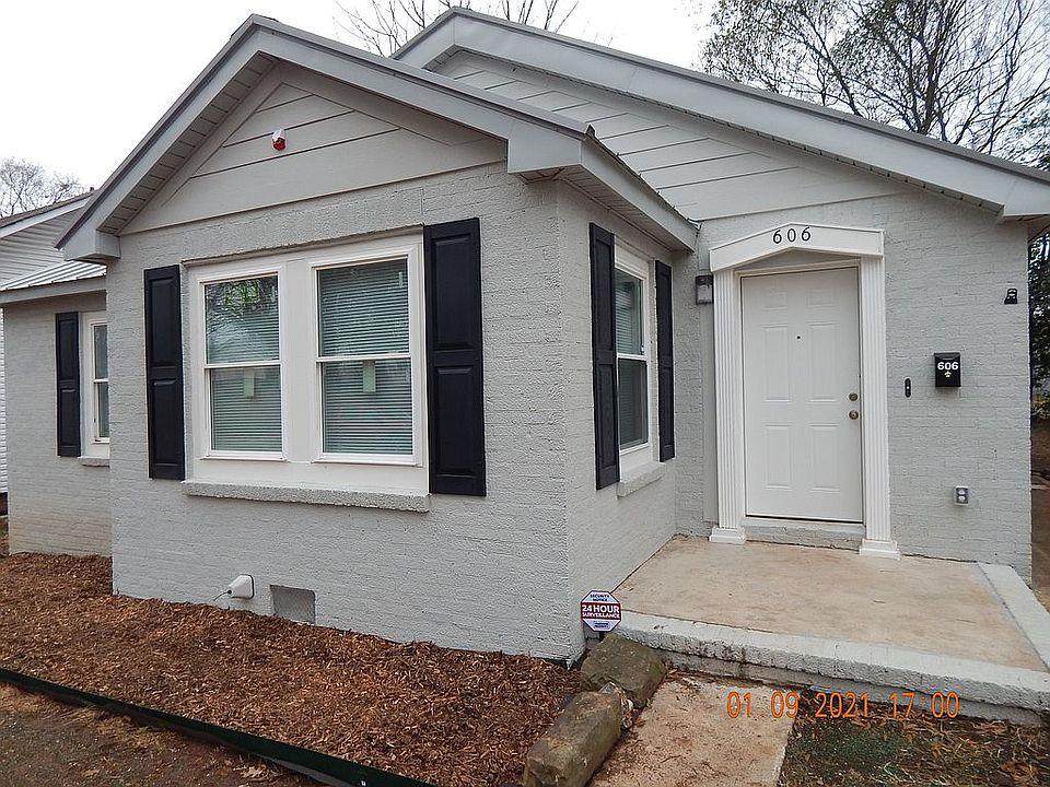 606 Mobile St E - Photo 1