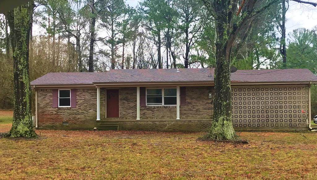 1820 Walnut Ln - Photo 1