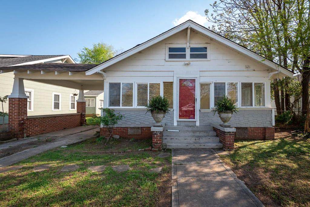 207 1st St W - Photo 1