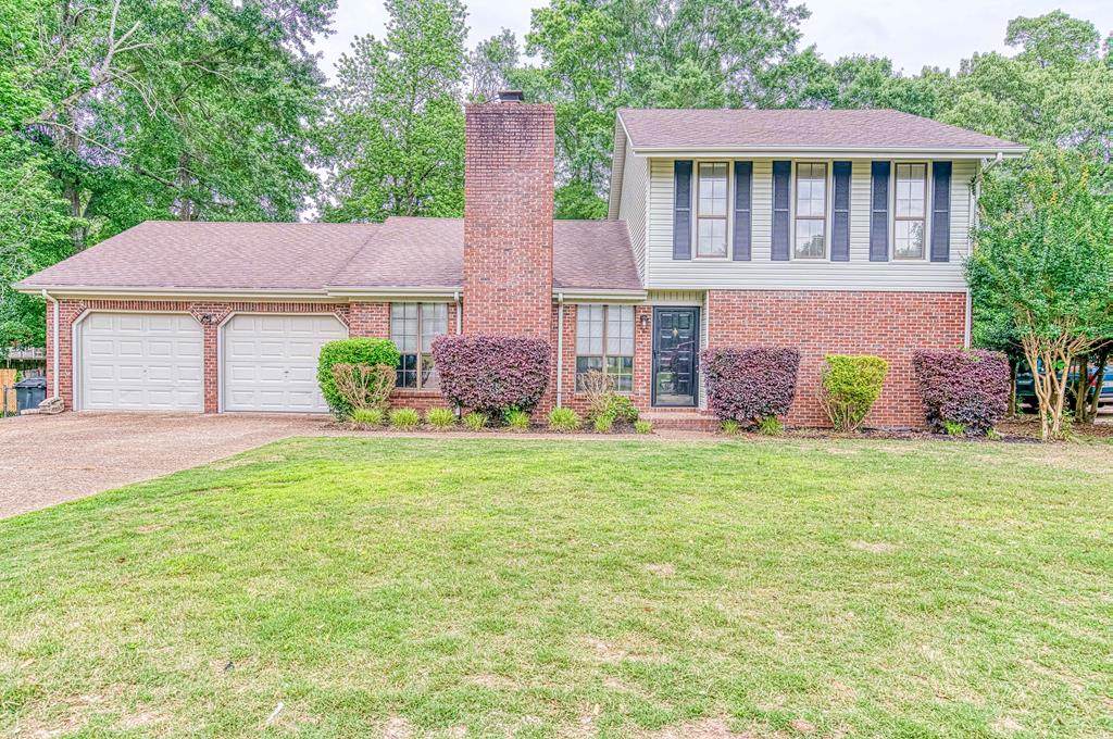 148 Oakhill Dr E - Photo 1