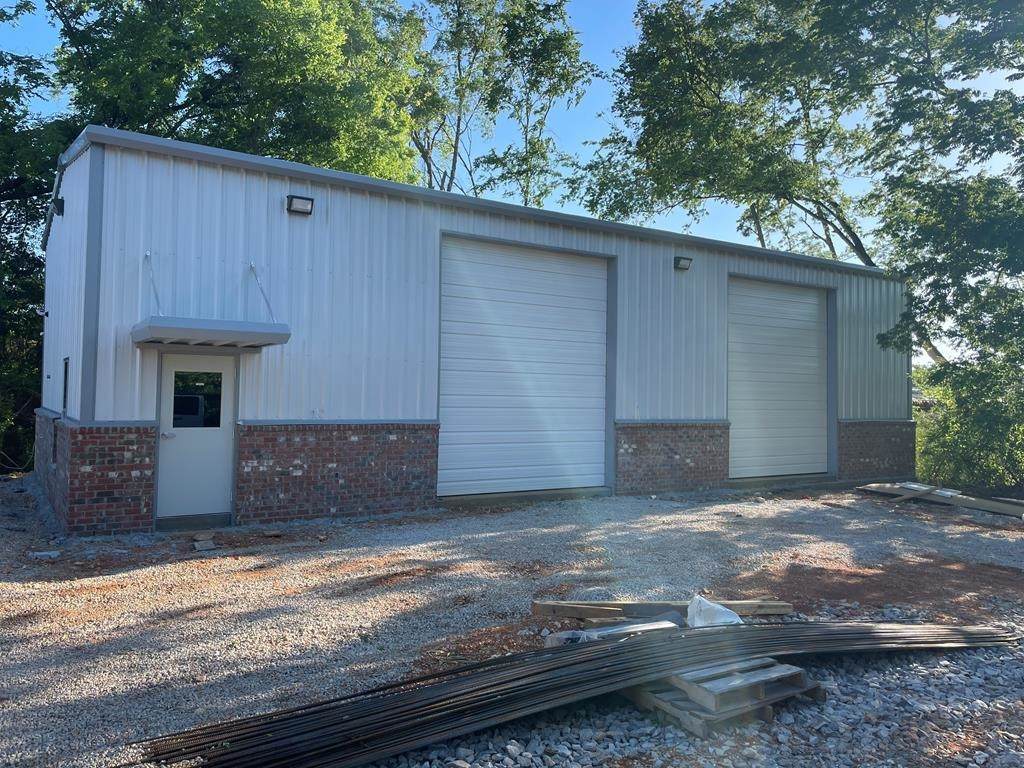 734 Thompson Street - Photo 1