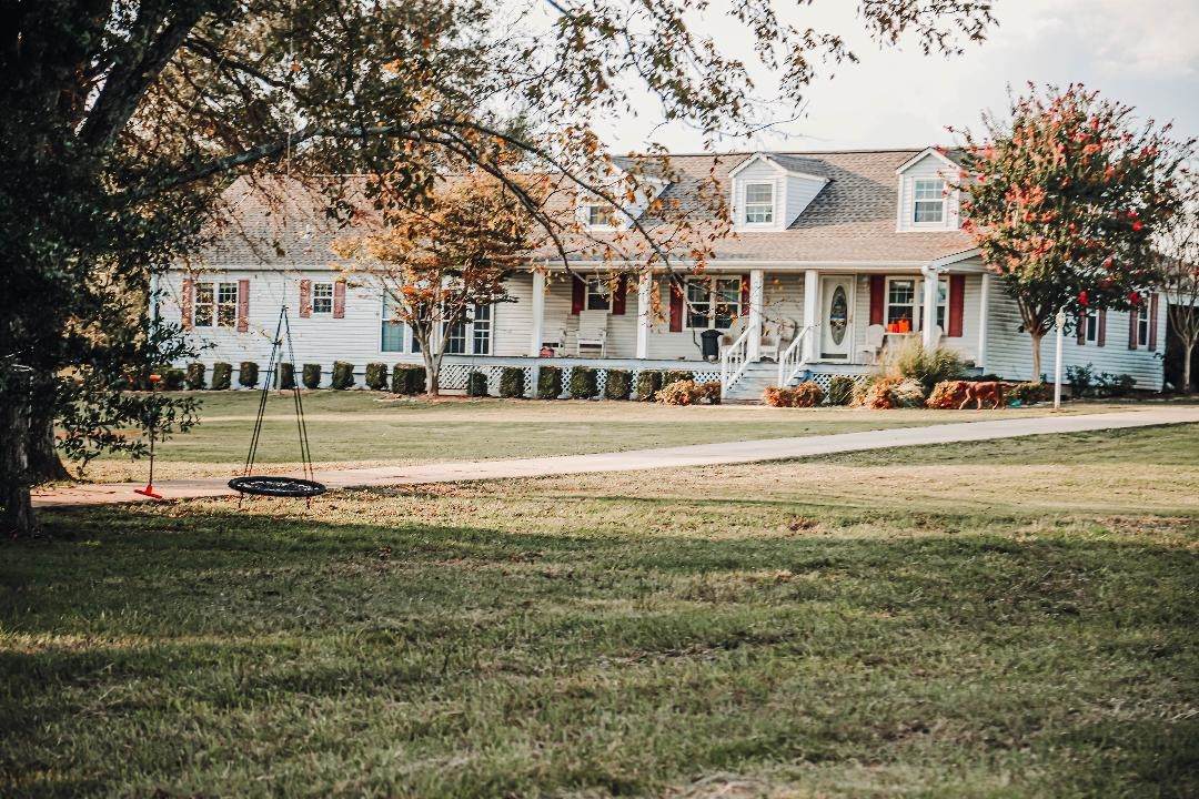 7615 River Rd - Photo 1