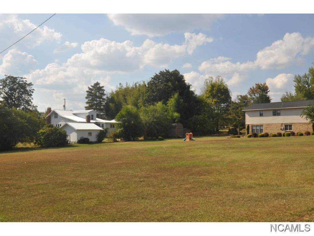 509 10th Ave - Photo 1