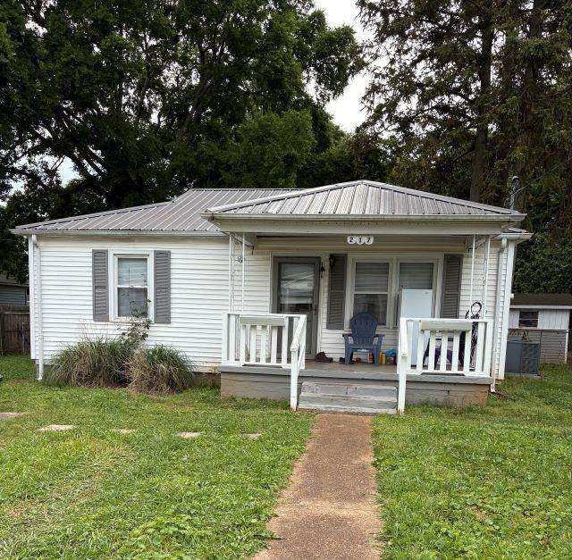 217 Lewis St - Photo 1