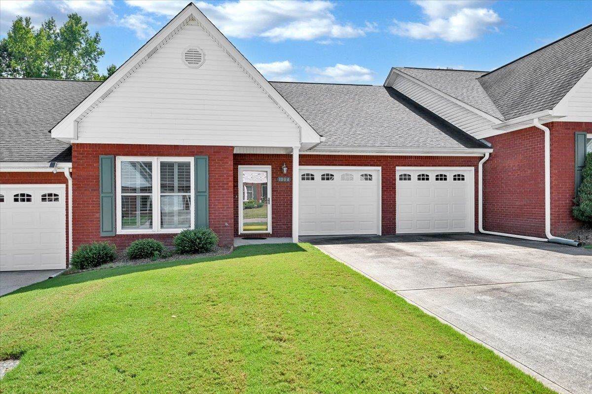 1004 Brookridge Ln - Photo 1