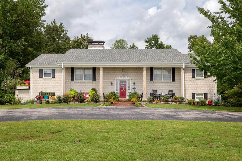 625 Summit St - Photo 1