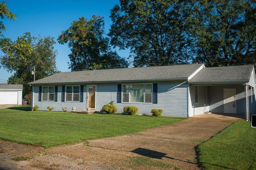 202 Village Cir - Photo 1