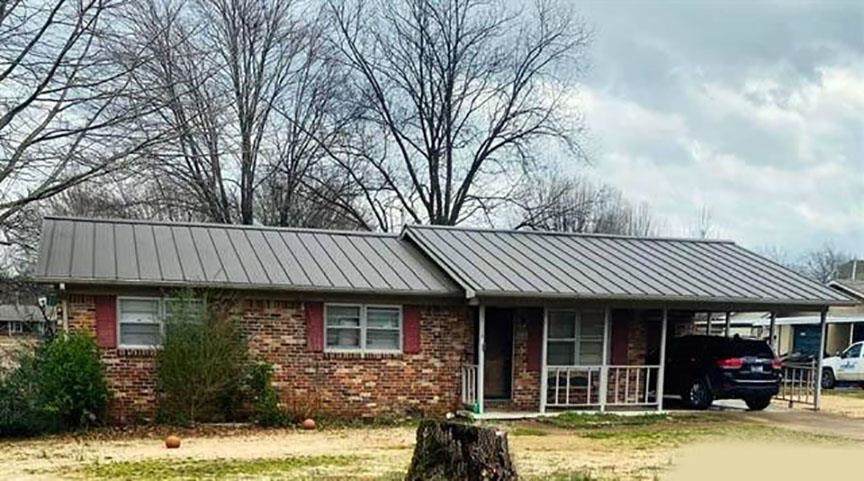 916 Vista Cir - Photo 1