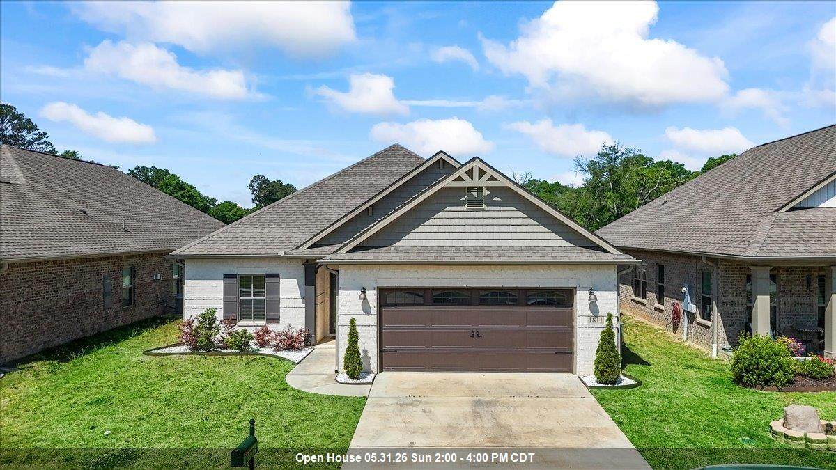 1811 Shadowbrook Ln - Photo 1