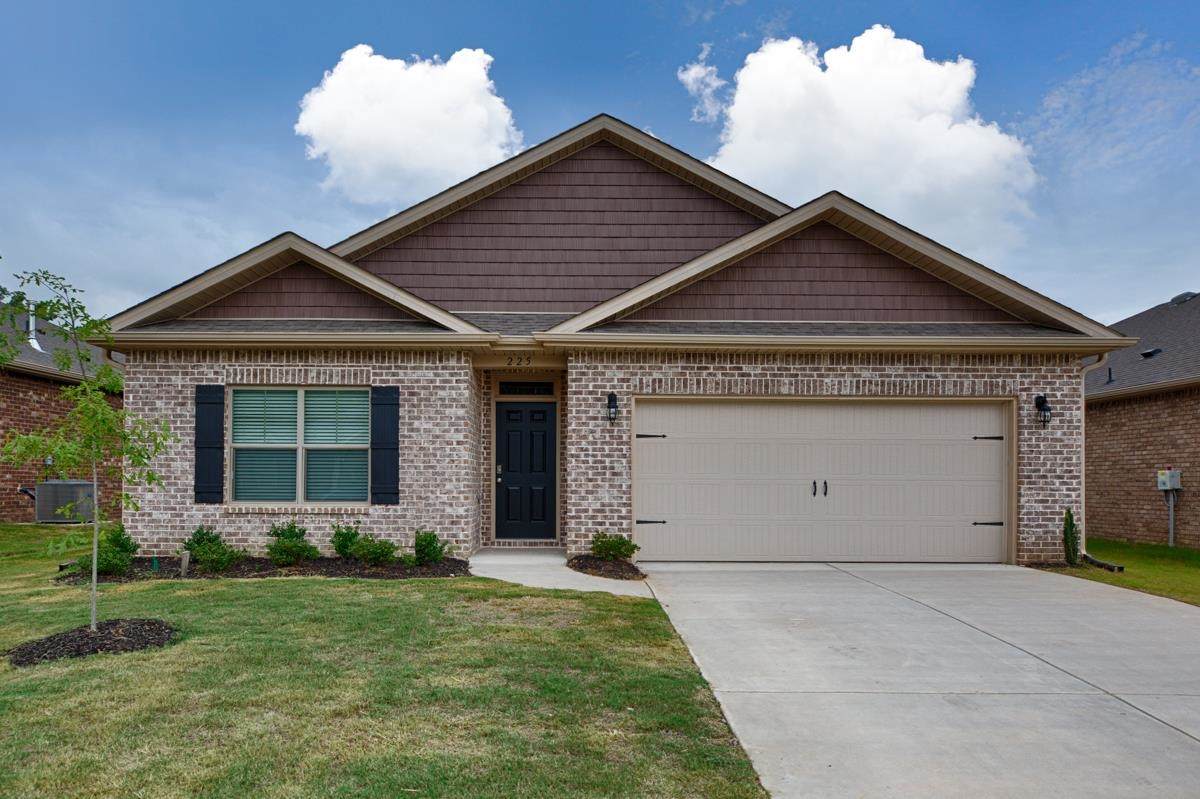 225 Ashland Dr - Photo 1