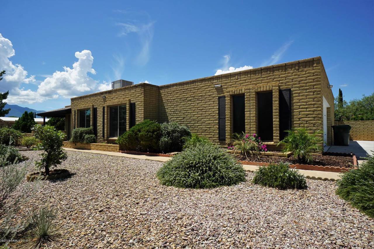 1557 Crestwood Drive - Photo 1