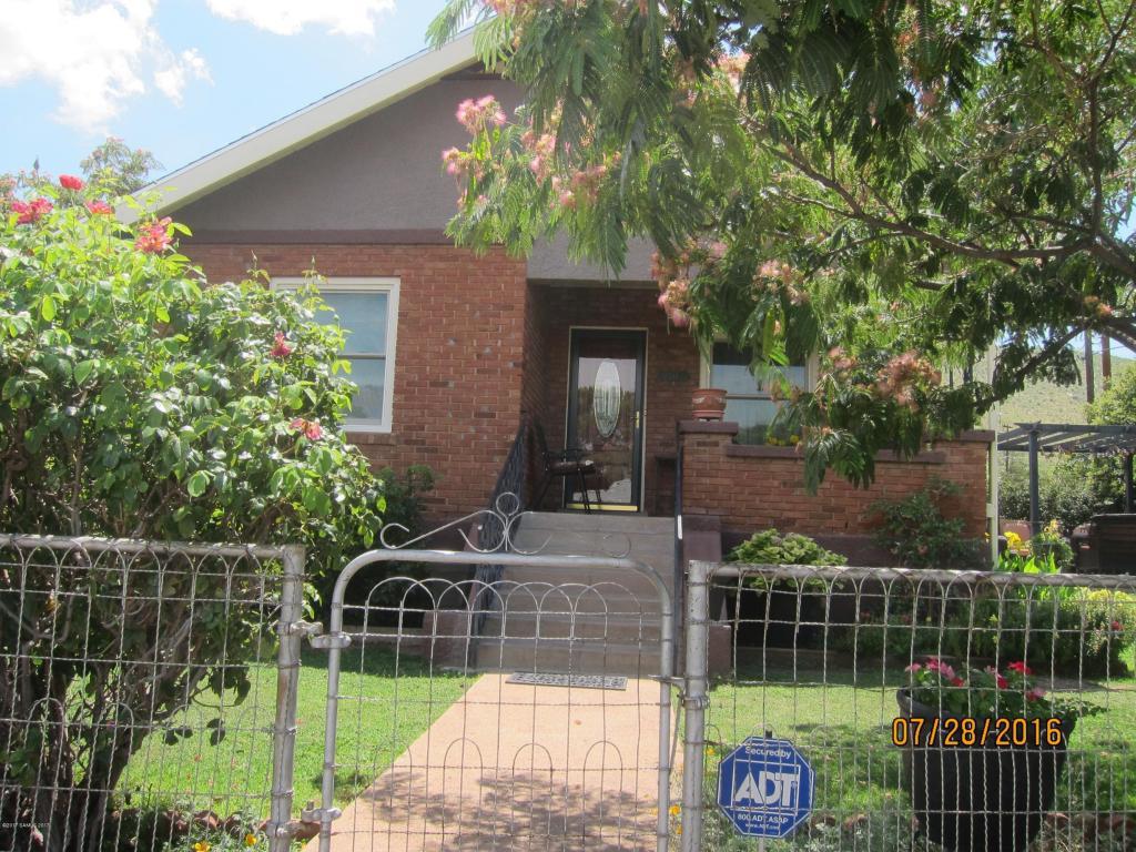 319 14th Terrace - Photo 1