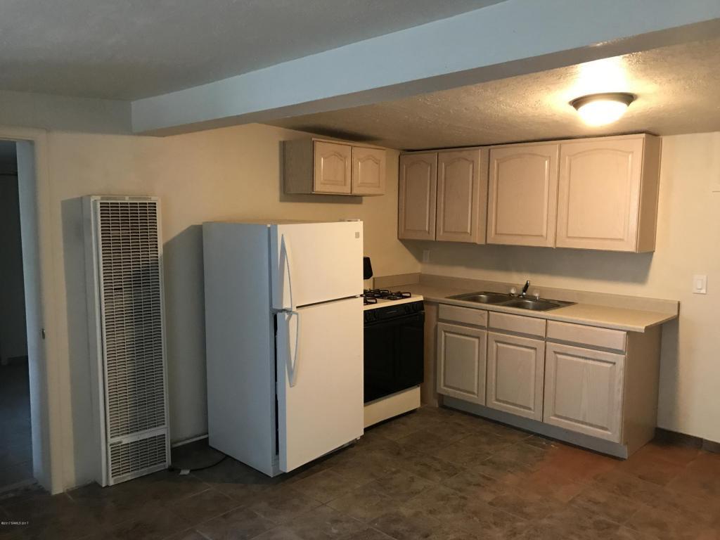 573 Fry Boulevard - Photo 1