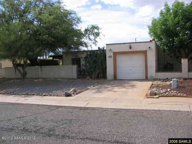 1009 Carmelita Drive - Photo 1