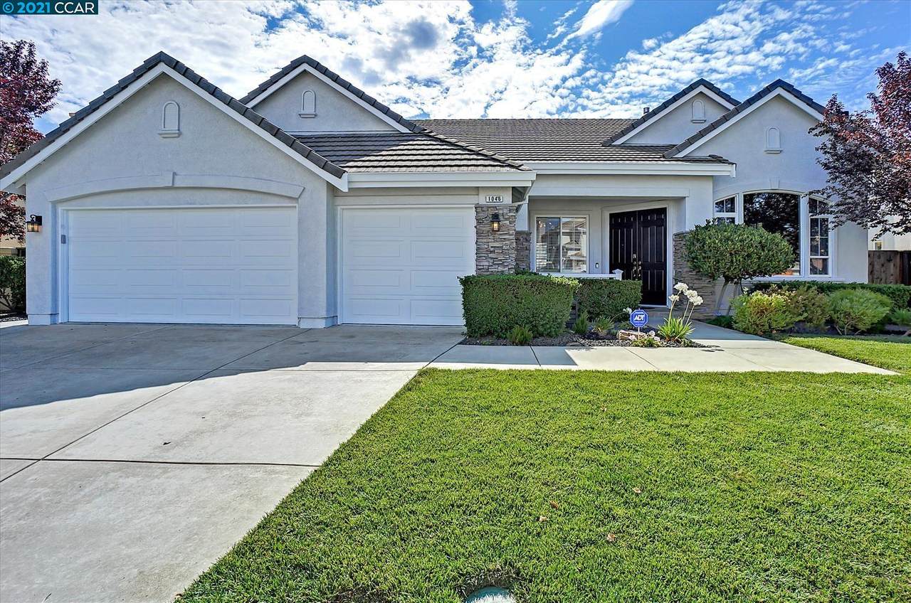 1046 Rolling Woods Way - Photo 1