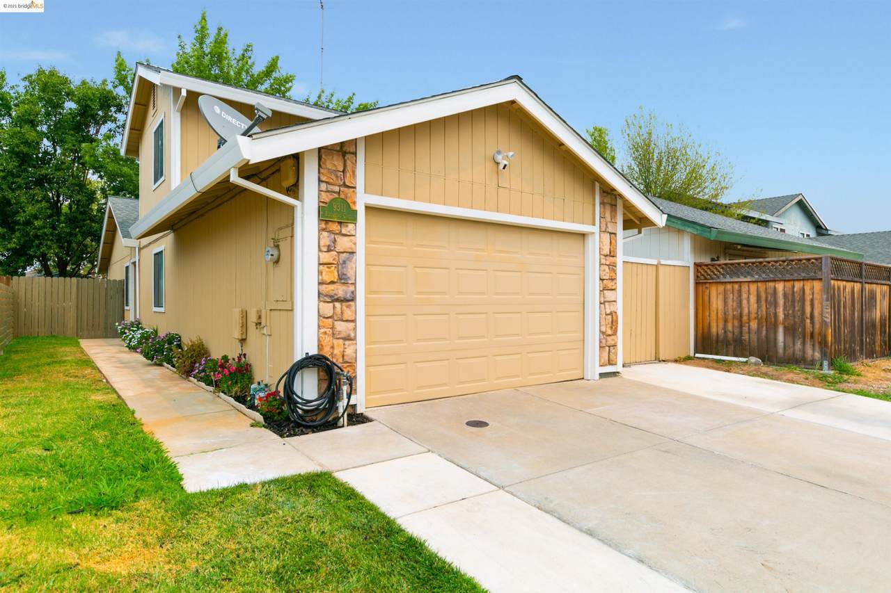 9311 Aizenberg Cir - Photo 1