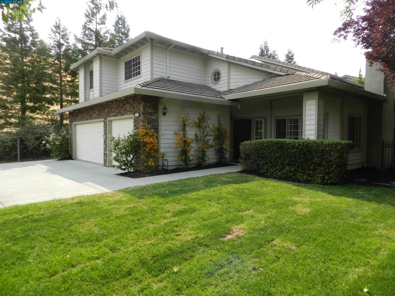 38 Wakefield Ct - Photo 1