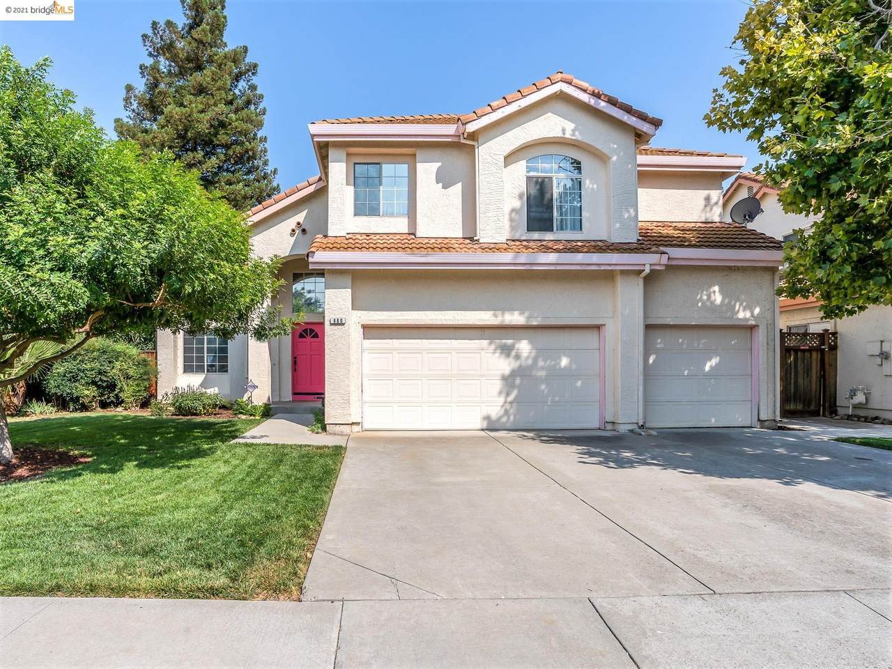860 Nicholas Ct - Photo 1