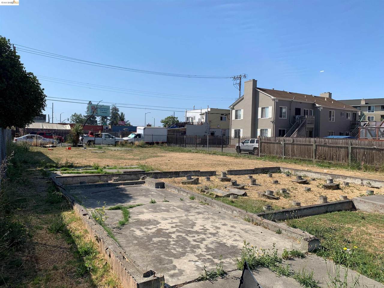 1417 77Th Ave - Photo 1
