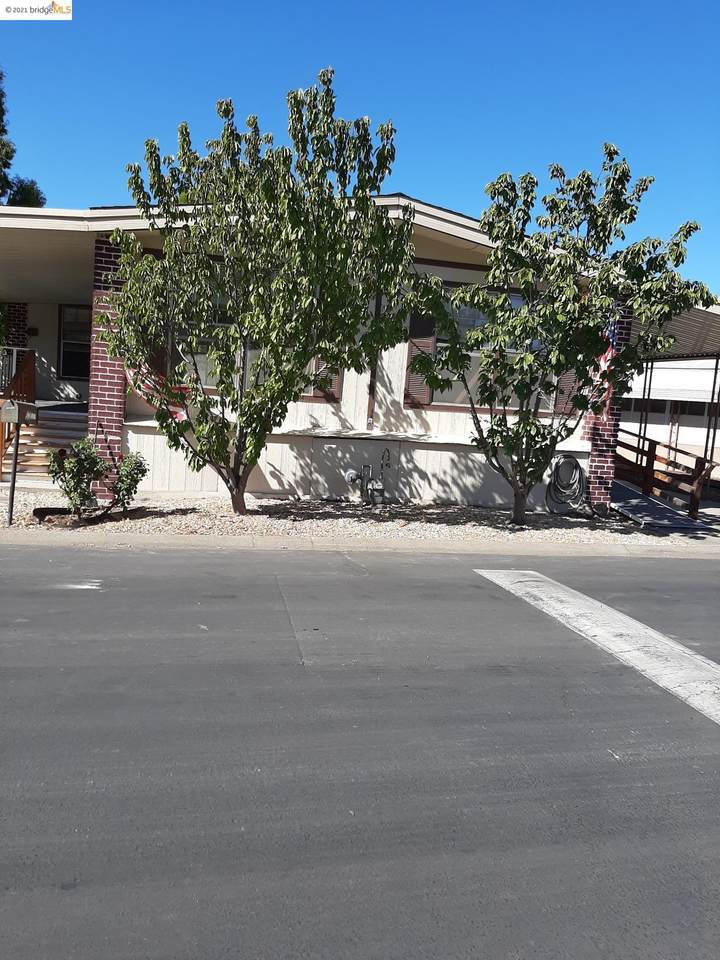 52 Leo Lane 52 - Photo 1