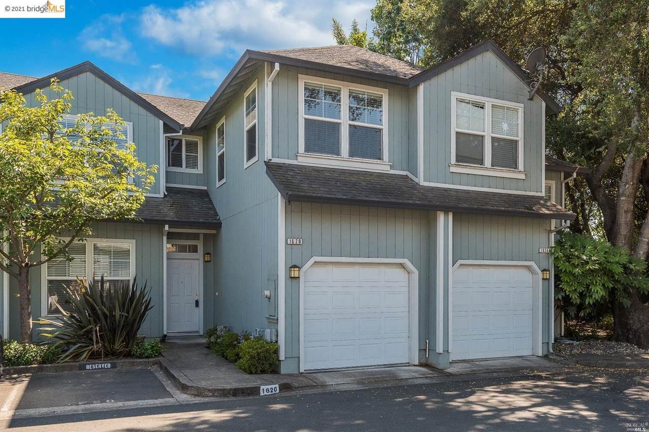 1620 Pinebrook Pl - Photo 1
