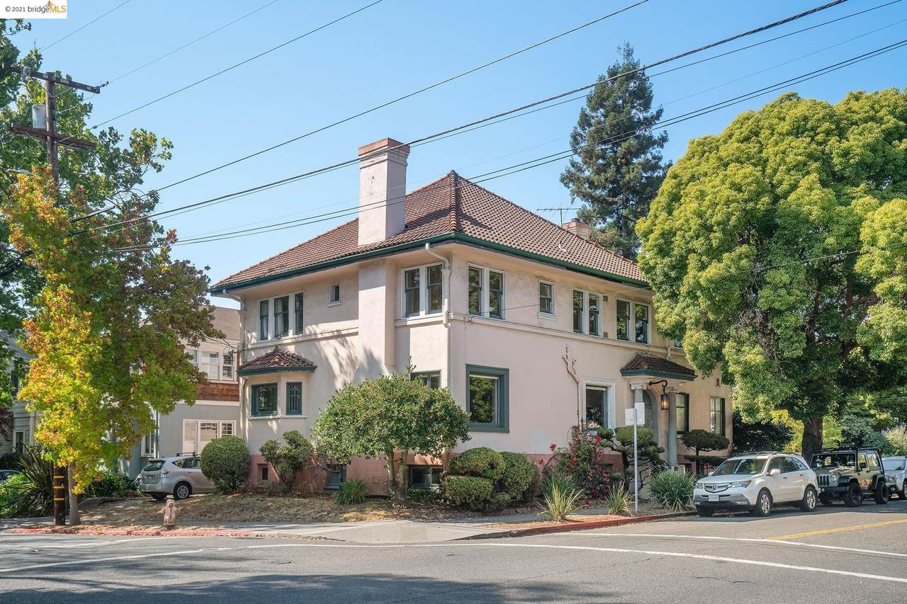 3050 College Ave - Photo 1