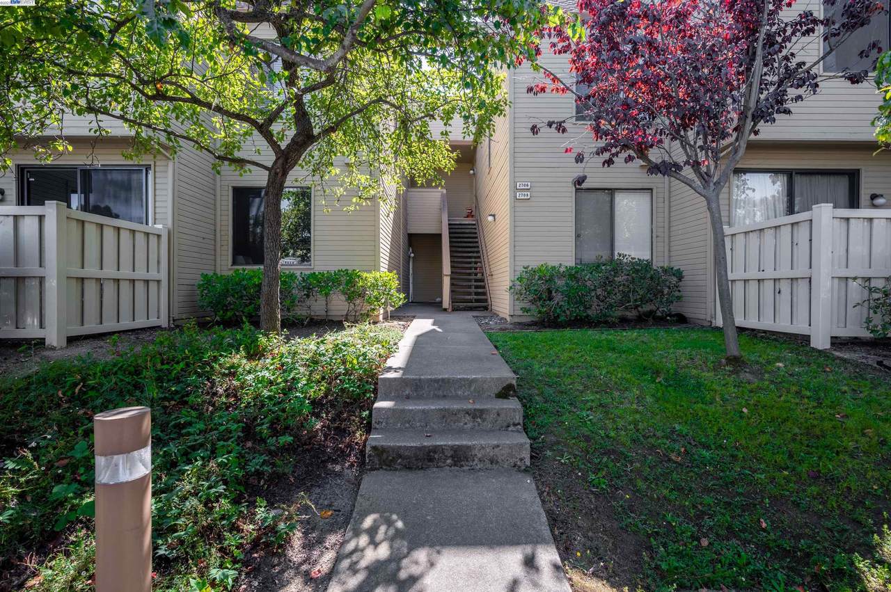 2706 East Ct - Photo 1