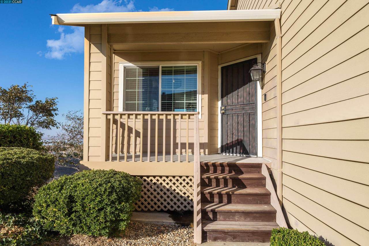 301 Rosemarie Place - Photo 1