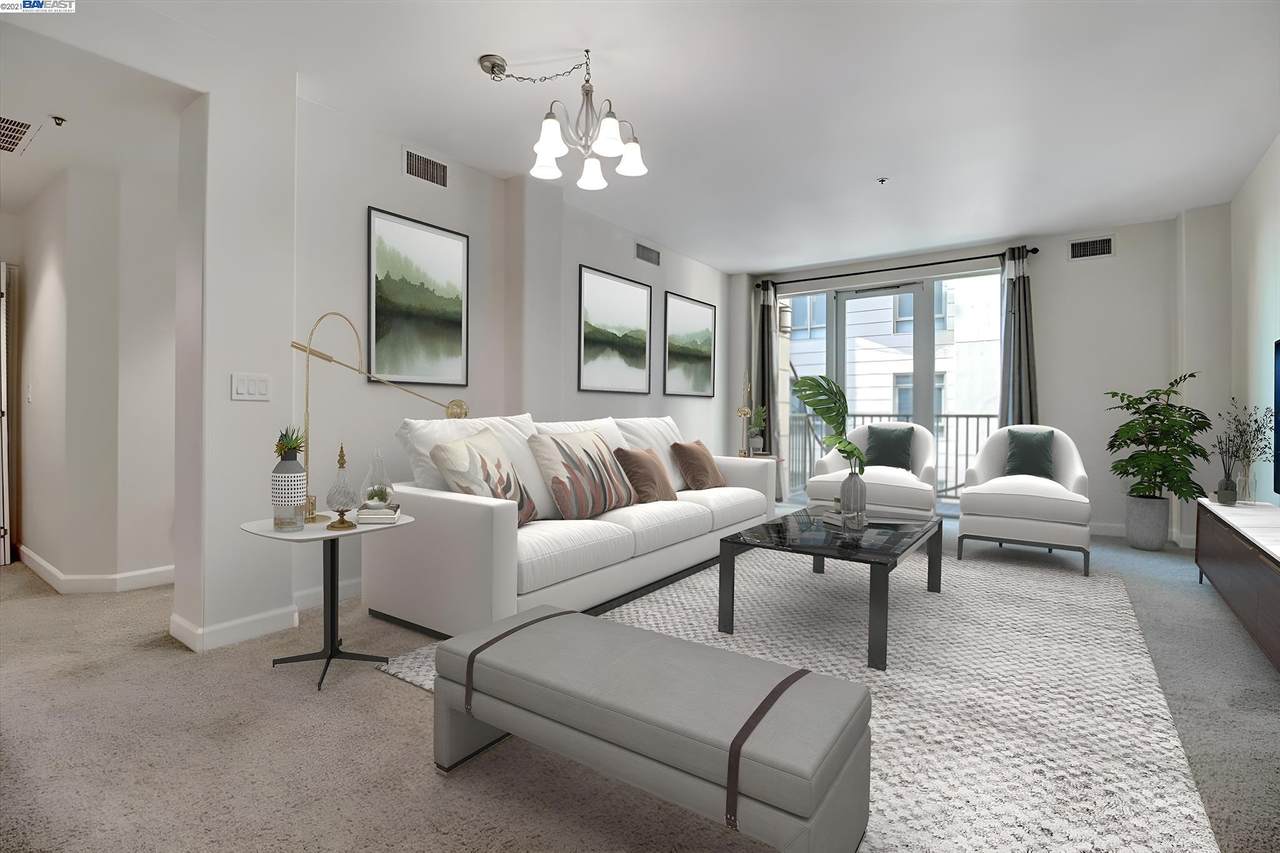 423 7Th St 318 - Photo 1