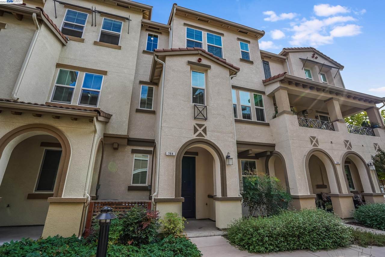 764 Camden Cmn - Photo 1