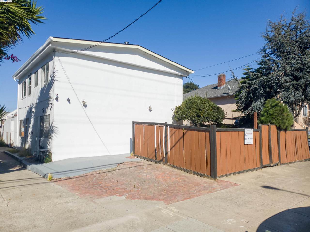 942 41St St - Photo 1