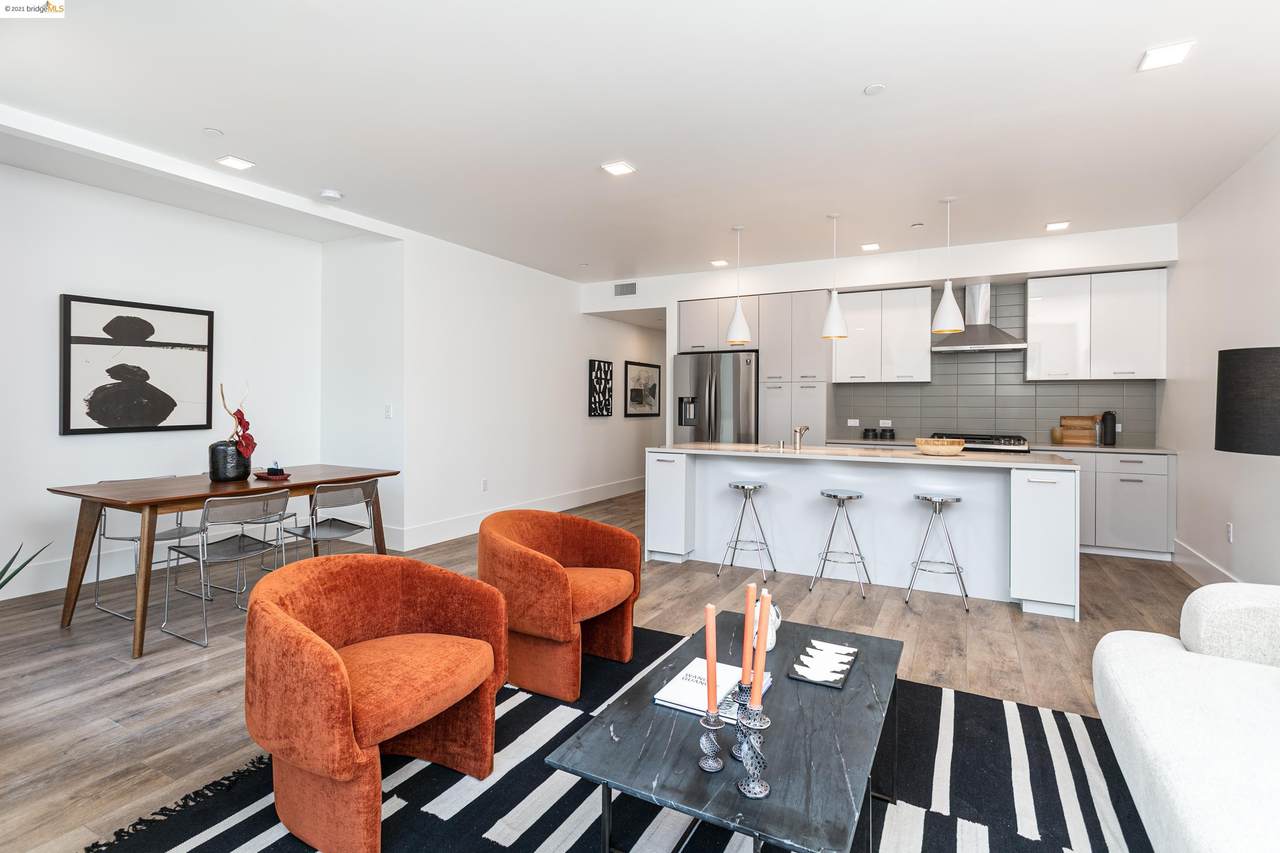 3249A Hollis - Photo 1