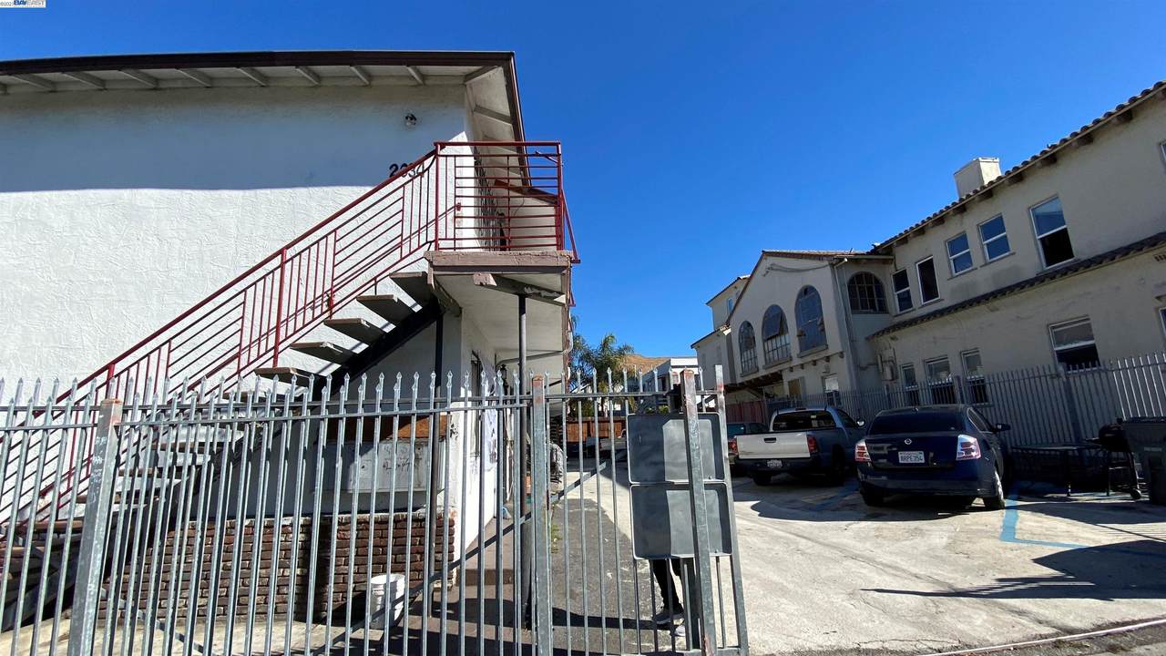 2334 15Th St - Photo 1