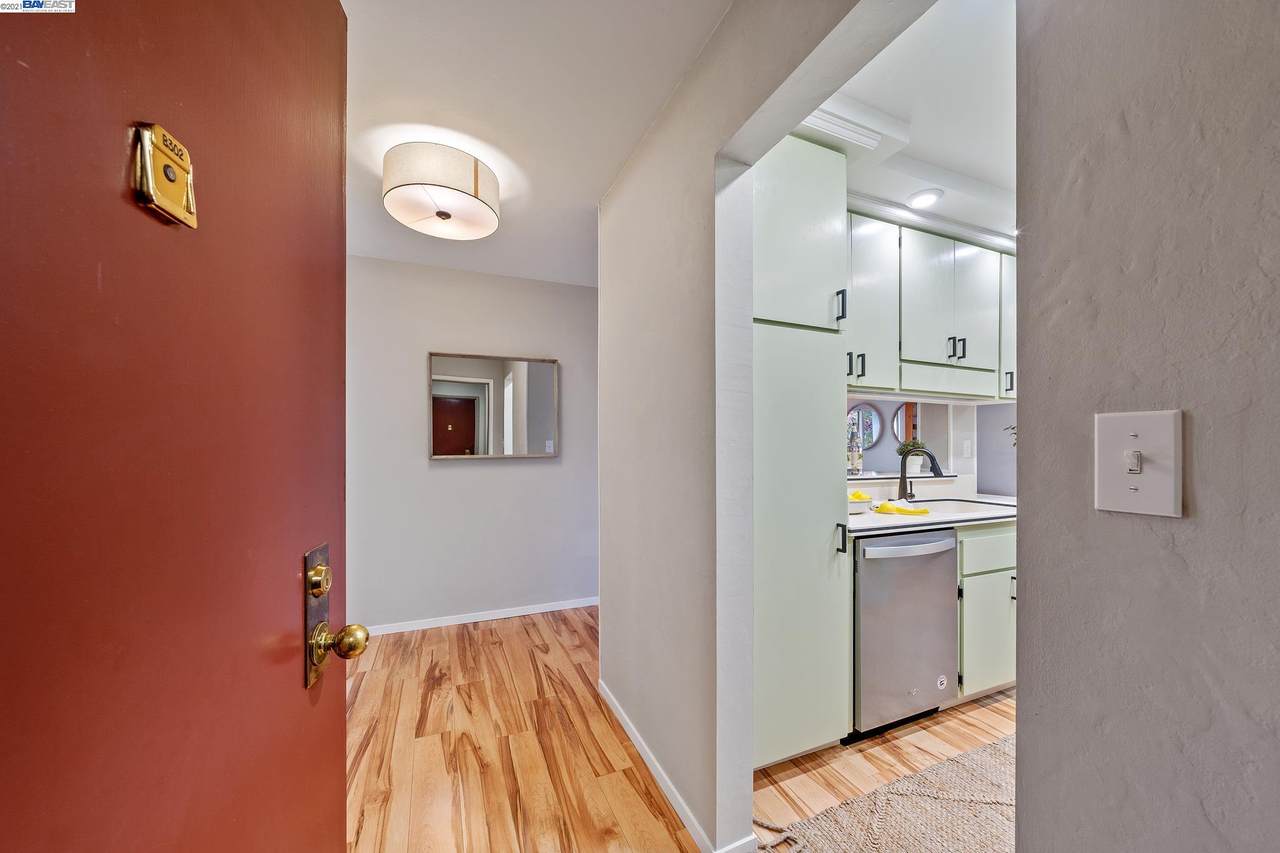 1327 Webster St B302 - Photo 1