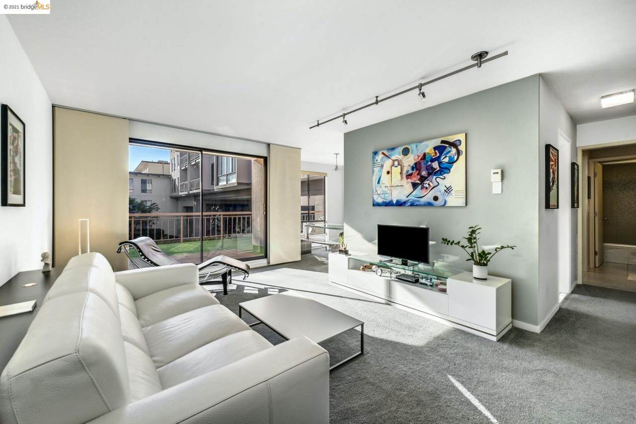 4 Commodore Drive 237 - Photo 1