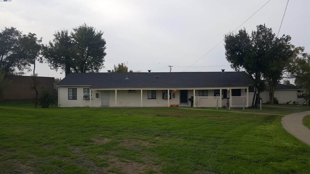 2405 Sunset Dr - Photo 1