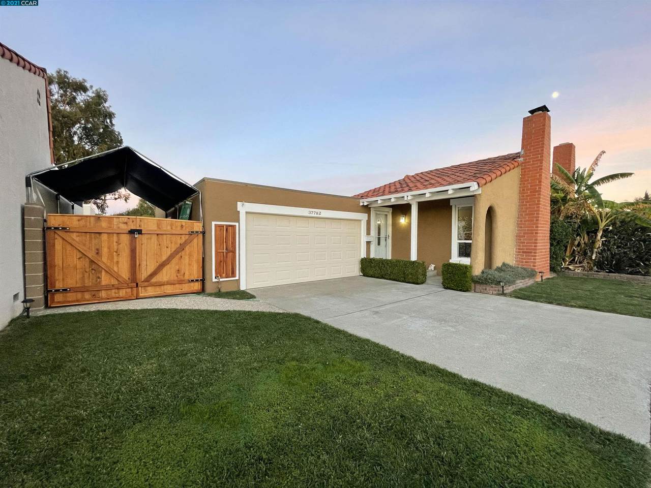 37782 Los Arboles Dr - Photo 1
