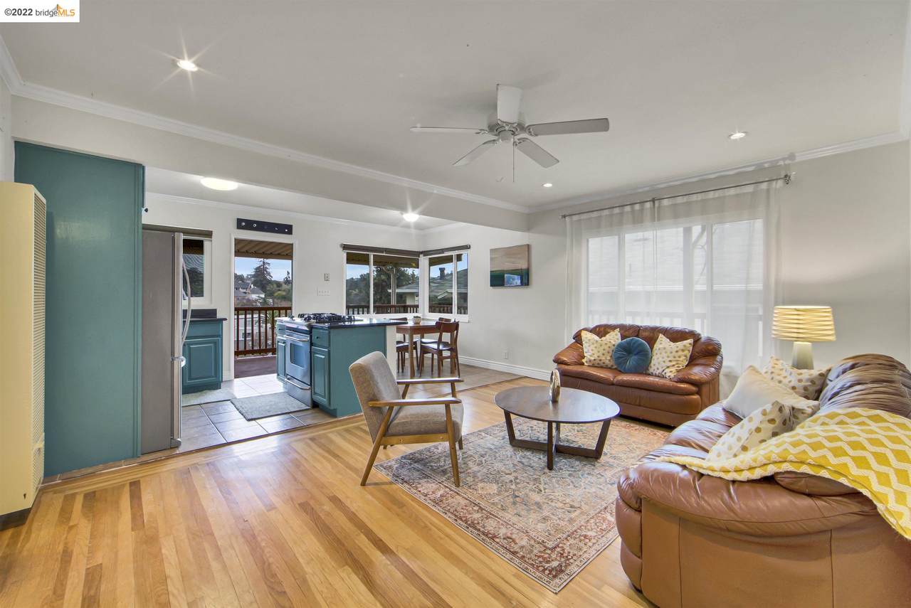 866 Erie Street - Photo 1
