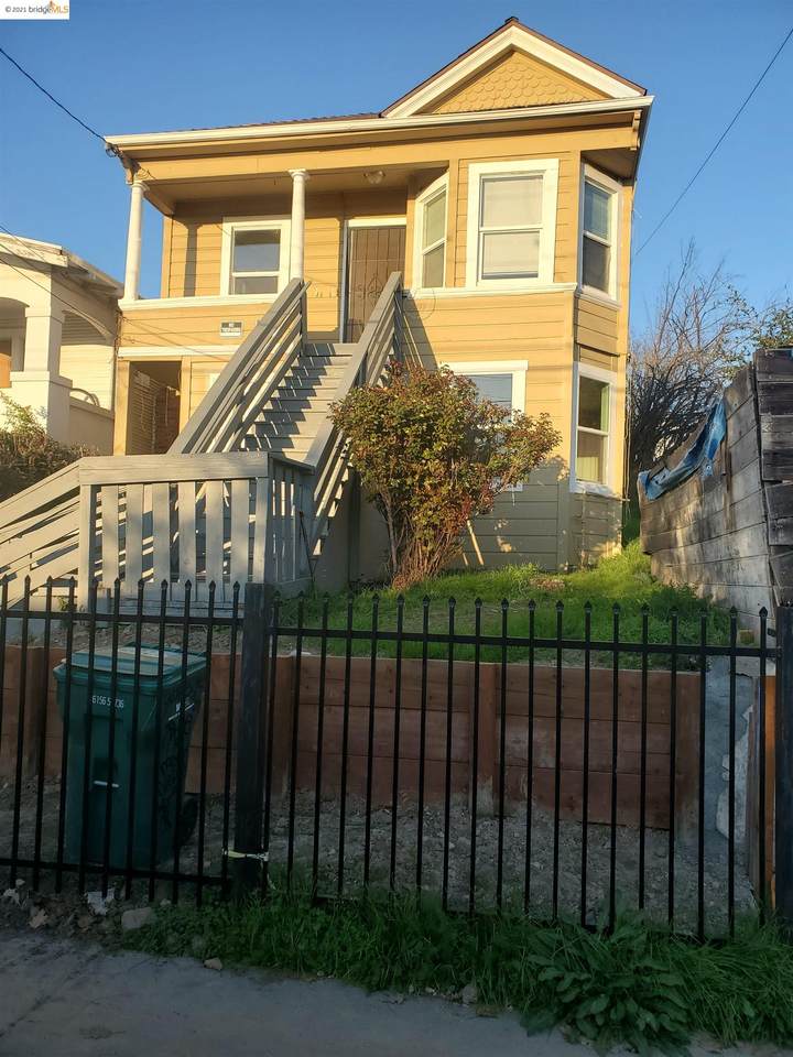 2000 22nd St - Photo 1