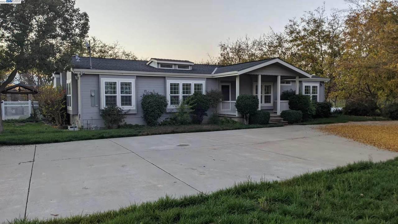 6001 Stanley Rd - Photo 1