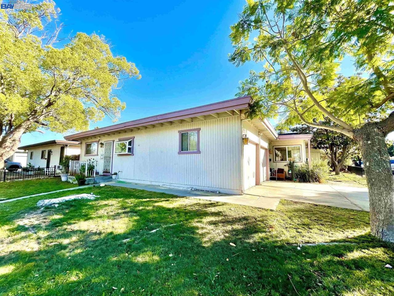 172 Azucar Ave - Photo 1