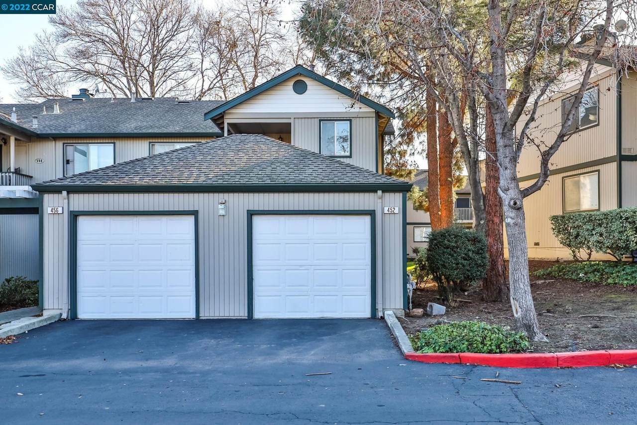 452 Lancaster Ln - Photo 1