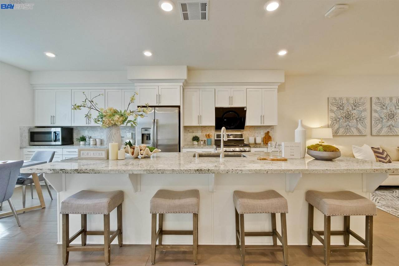 8519 Leeward Way - Photo 1