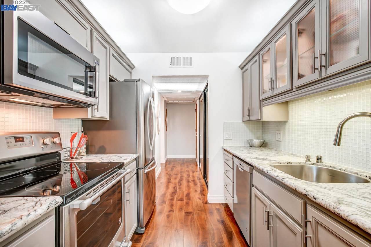 420 Civic Dr 307 - Photo 1