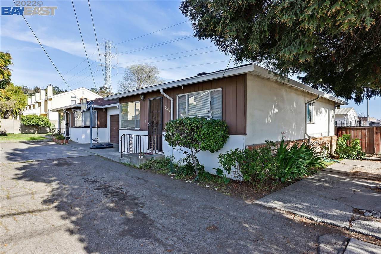 25050 Oneil Ave - Photo 1